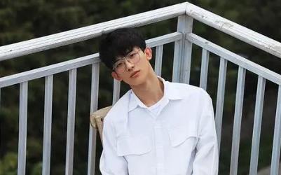 常华森膝盖受伤怎么回事,常华森个人资料 常华森膝盖受伤怎么回事,常华森个人资料