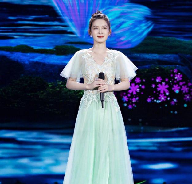 邓伦李沁实锤(李沁吃醋邓伦) 邓伦李沁实锤(李沁吃醋邓伦)